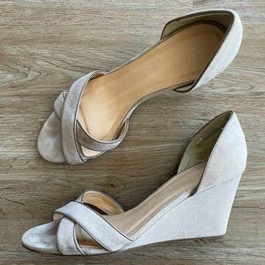 J. Crew | Beige Suede heels | Size 9